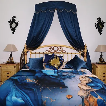 Fantastic 5 Mins Away From The By Easybnb בקתה טורמולינוס
