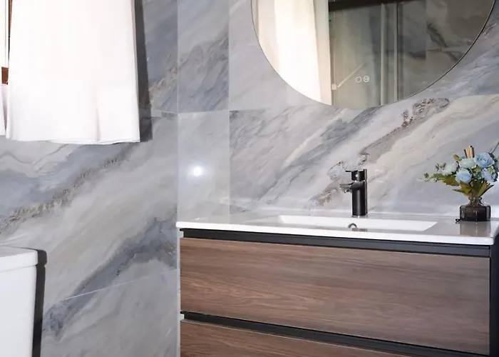 Chalet Fantastic 5 Mins Away From The By Easybnb *