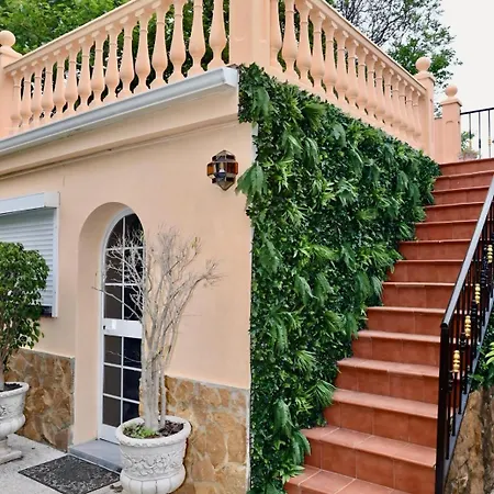 Шале Fantastic 5 Mins Away From The By Easybnb