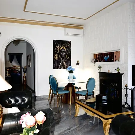 Fantastic 5 Mins Away From The By Easybnb